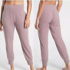 Athleta Salutation Joggers Pants Powervita in Flora Mauve Womens Medium Waist 28